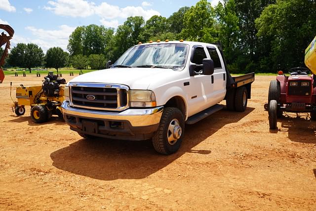 Image of Ford F-350 equipment image 4