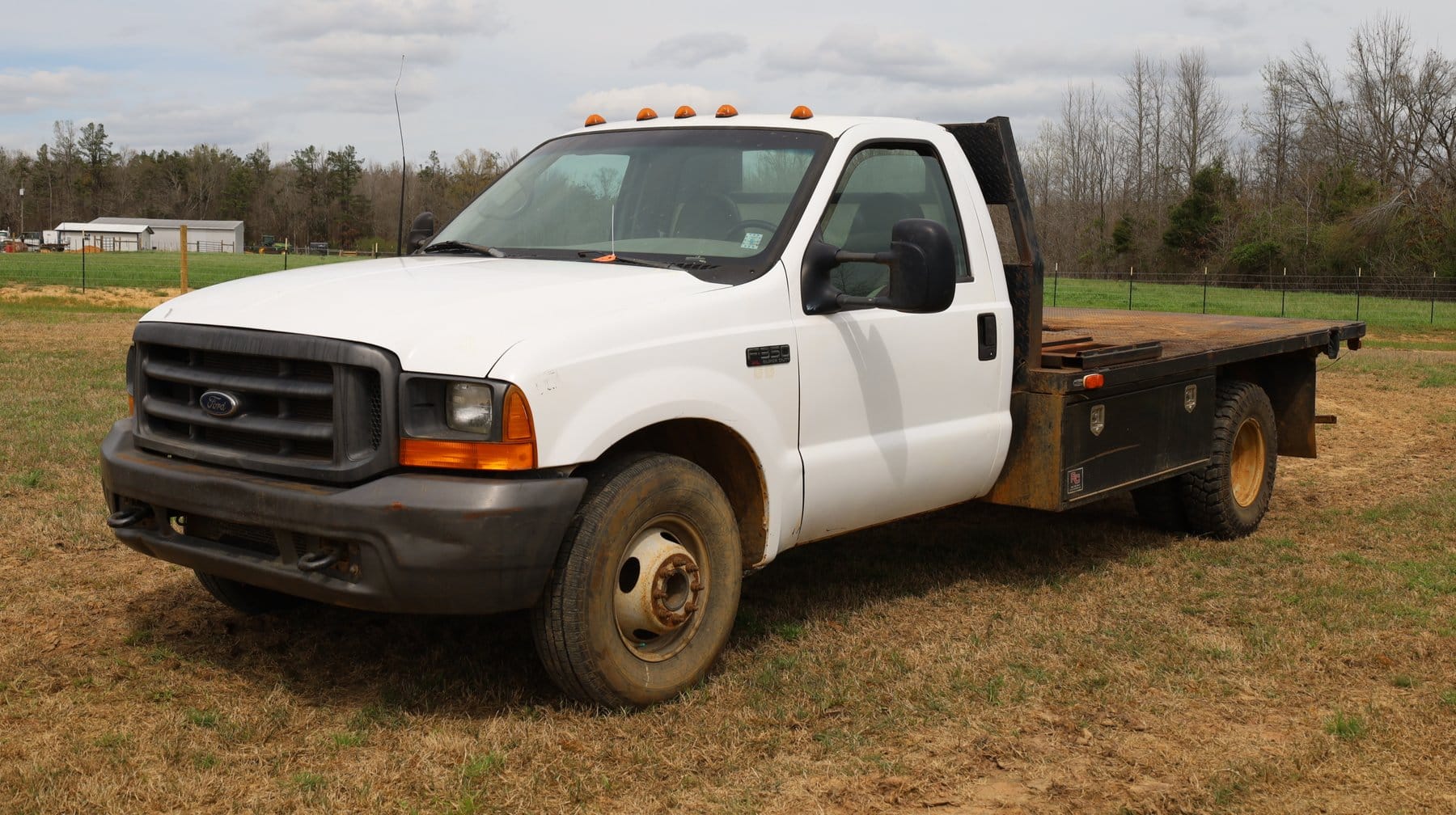 2000 Ford F-350 Equipment Image0