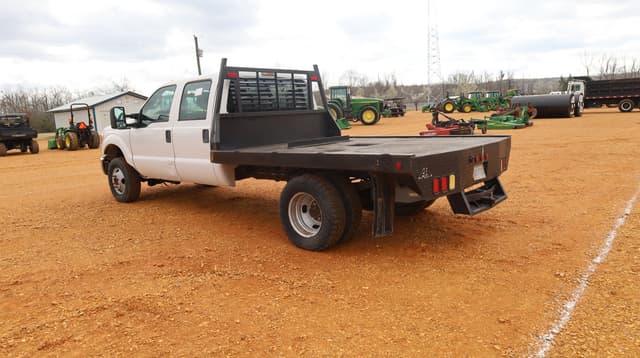 Image of Ford F-350 equipment image 3