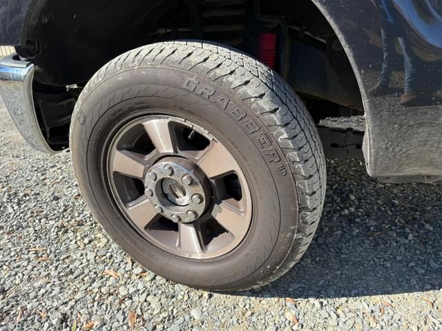 Image of Ford F-350 equipment image 3