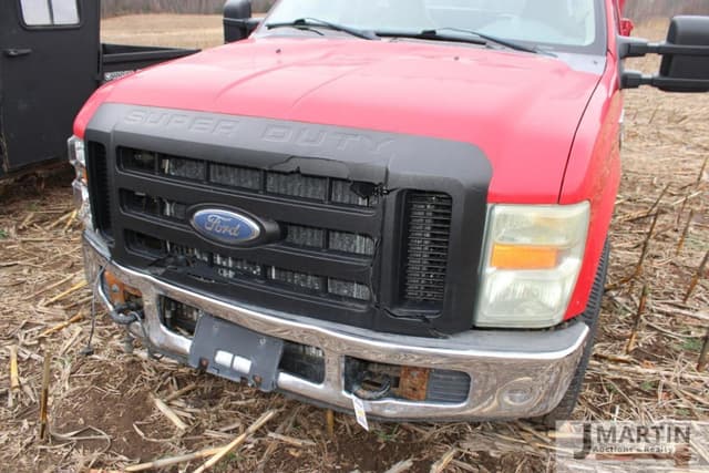Image of Ford F-350 equipment image 4