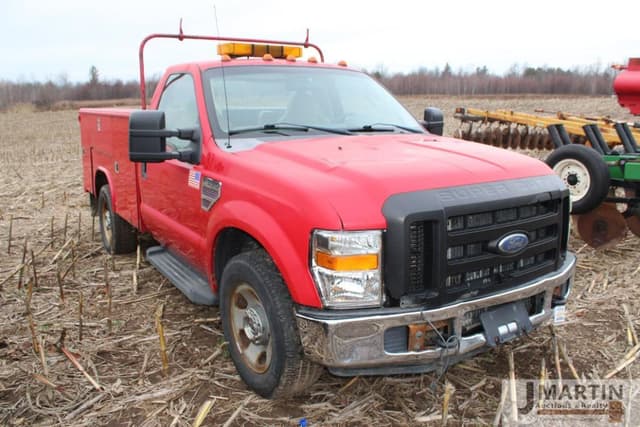 Image of Ford F-350 equipment image 1