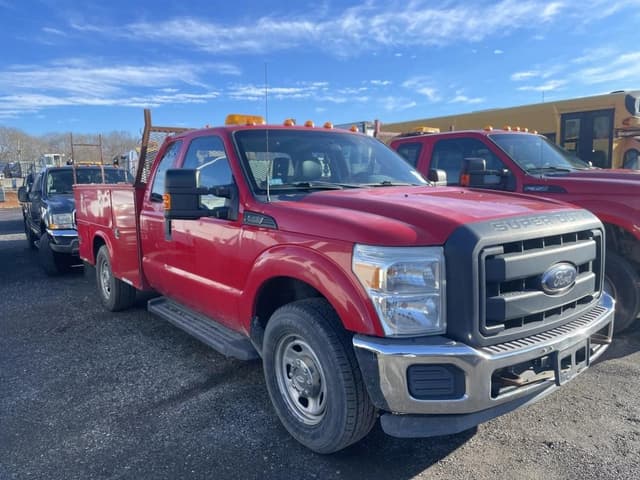 Image of Ford F-350 equipment image 1