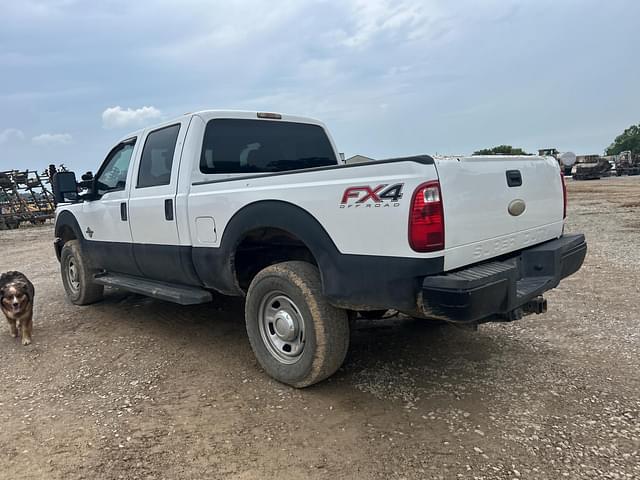 Image of Ford F-350 equipment image 1