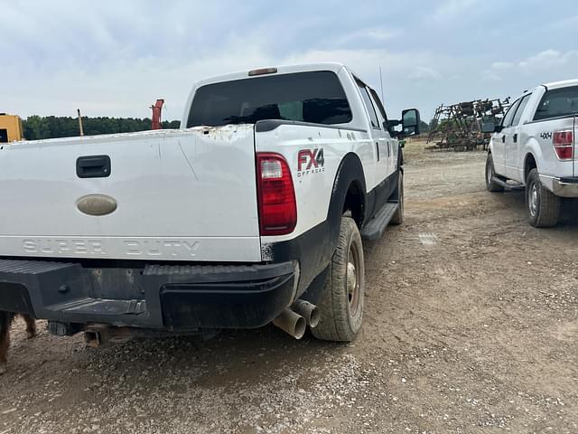 Image of Ford F-350 equipment image 3