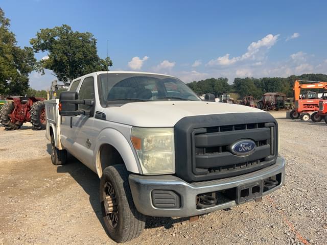 Image of Ford F-350 equipment image 4