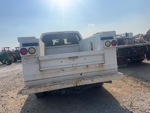 Image of Ford F-350 equipment image 2