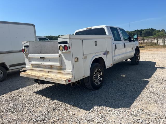 Image of Ford F-350 equipment image 3