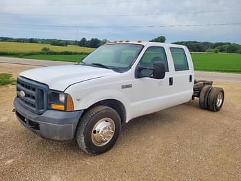 Ford F-350 Equipment Image0