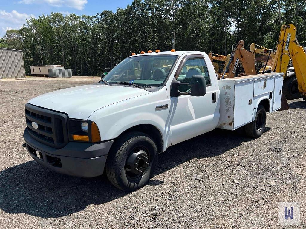 Image of Ford F-350 Primary image