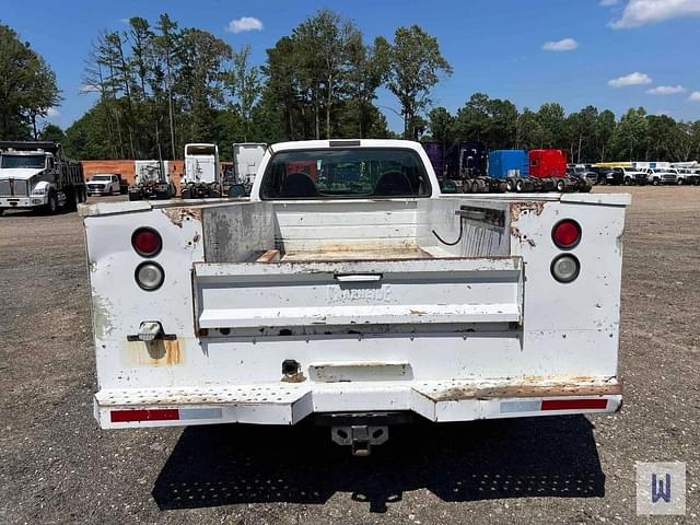 Image of Ford F-350 equipment image 4