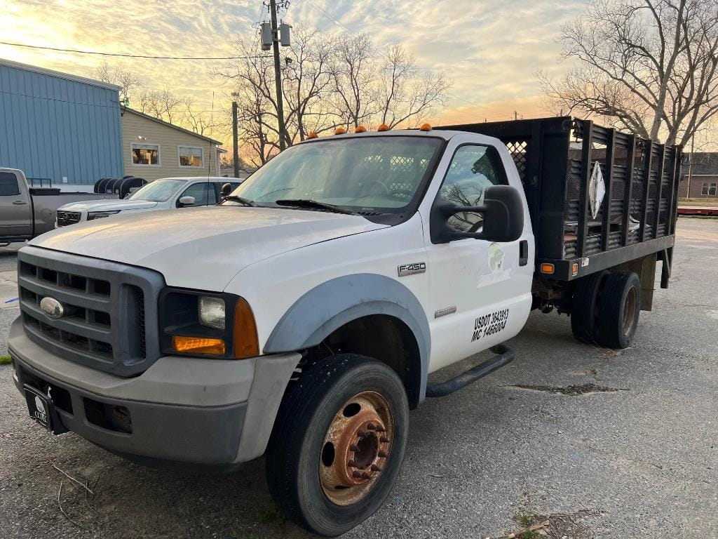2006 Ford F-450 Equipment Image0