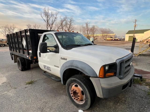 Image of Ford F-450 equipment image 2