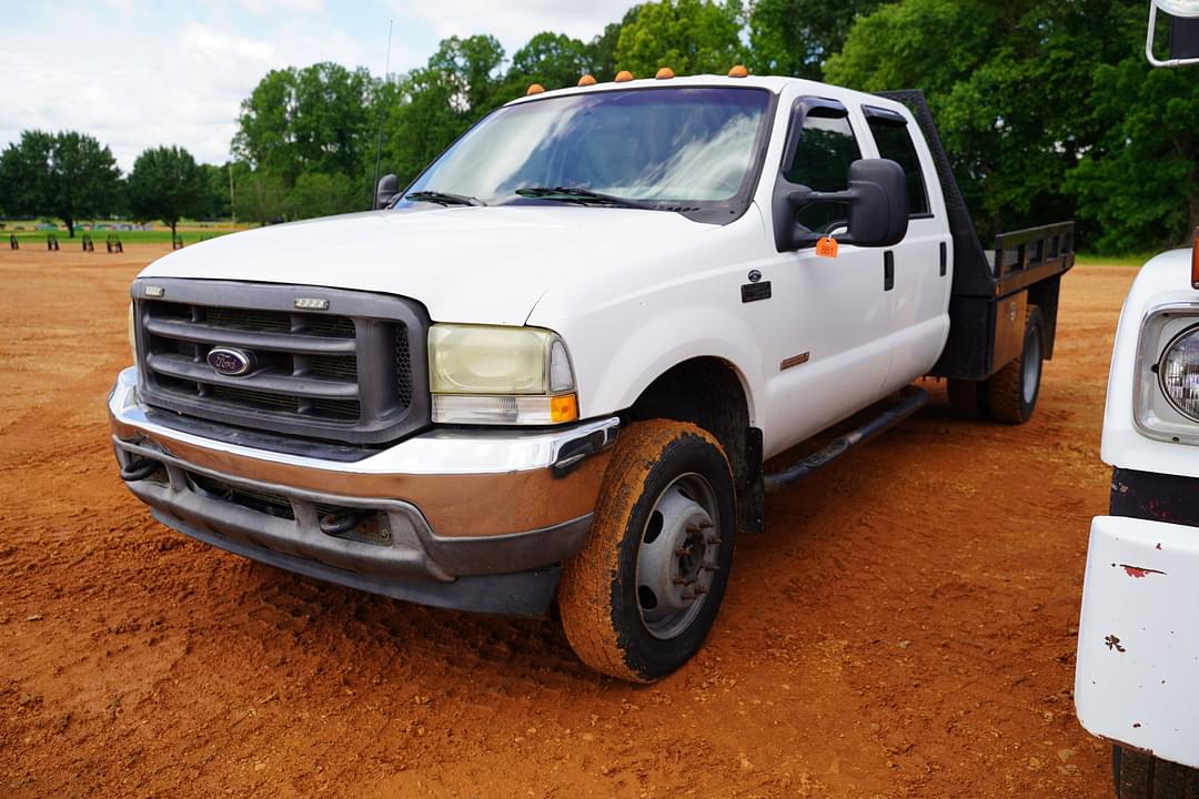 Image of Ford F-450 Primary image