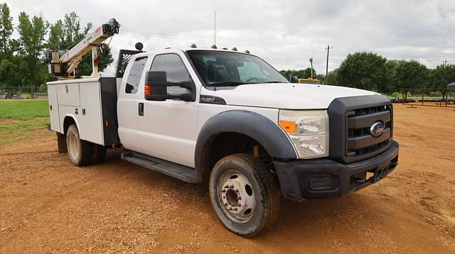 Image of Ford F-450 equipment image 2