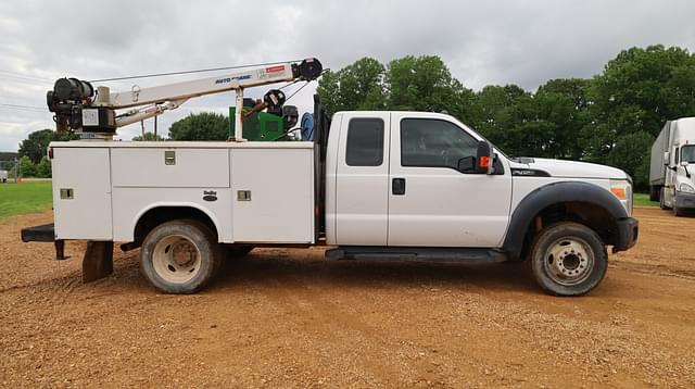 Image of Ford F-450 equipment image 3