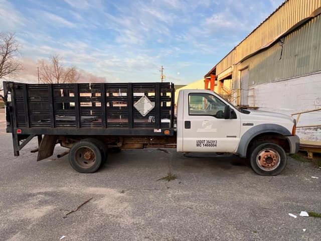 Image of Ford F-450 equipment image 3