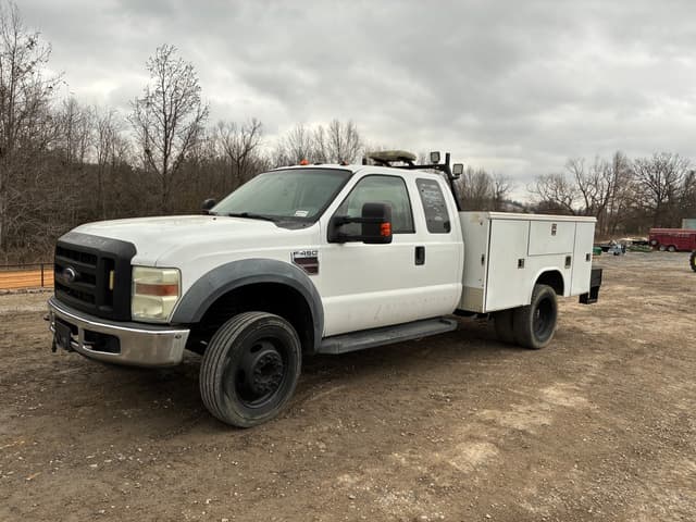 Image of Ford F-450 equipment image 2