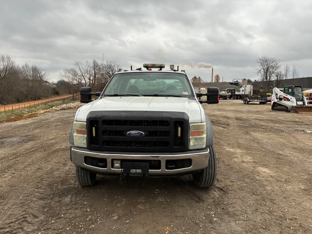 Image of Ford F-450 equipment image 1
