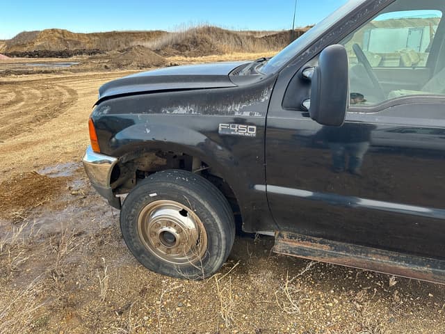 Image of Ford F-450 equipment image 2