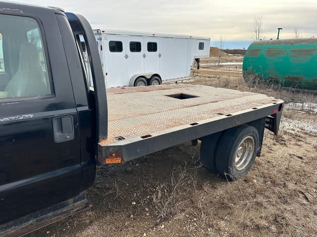 Image of Ford F-450 equipment image 3