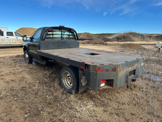 Image of Ford F-450 equipment image 4