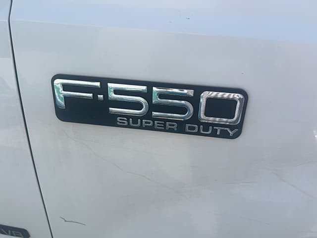 Image of Ford F-550 equipment image 2