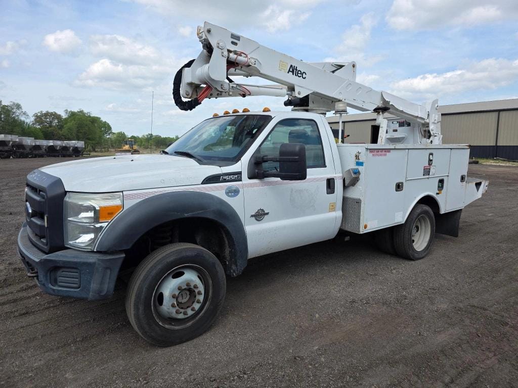2016 Ford F-550 Equipment Image0