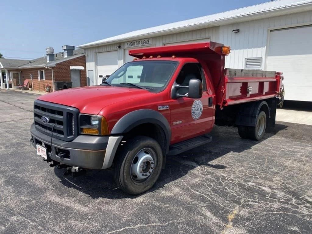 Image of Ford F-550 Primary image