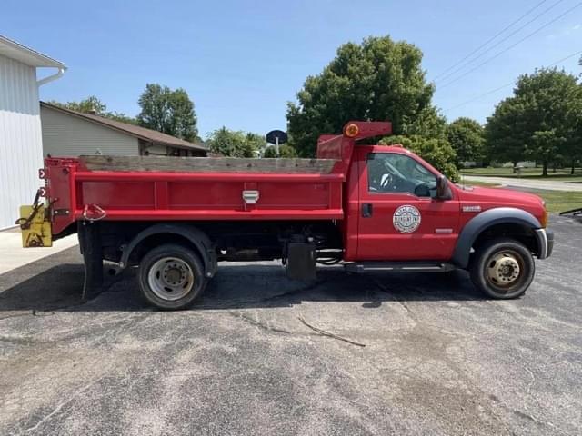 Image of Ford F-550 equipment image 1