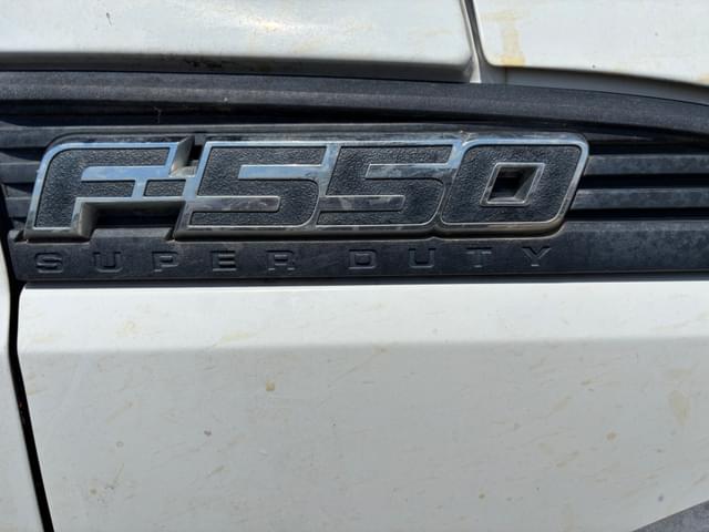 Image of Ford F-550 equipment image 4