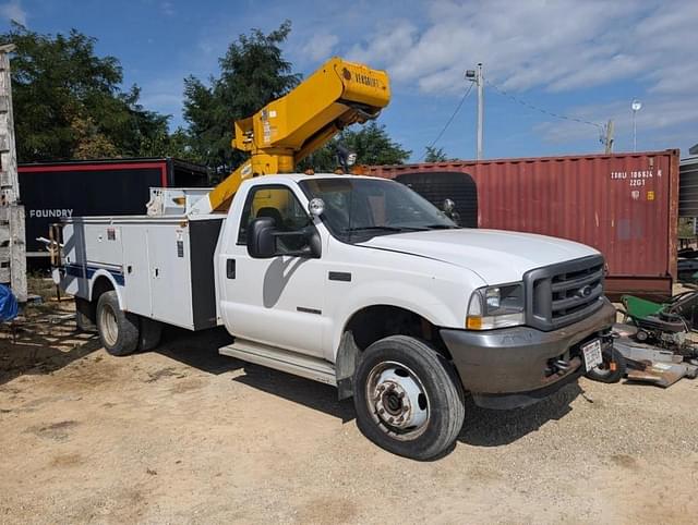 Image of Ford F-550 equipment image 2