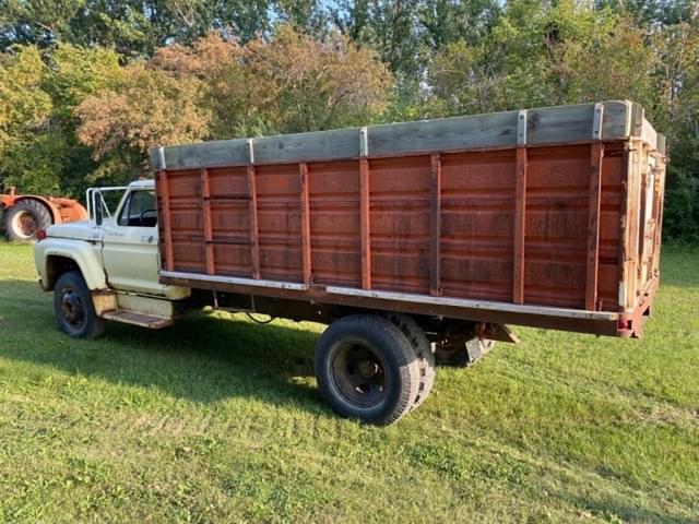 Image of Ford F-600 equipment image 2