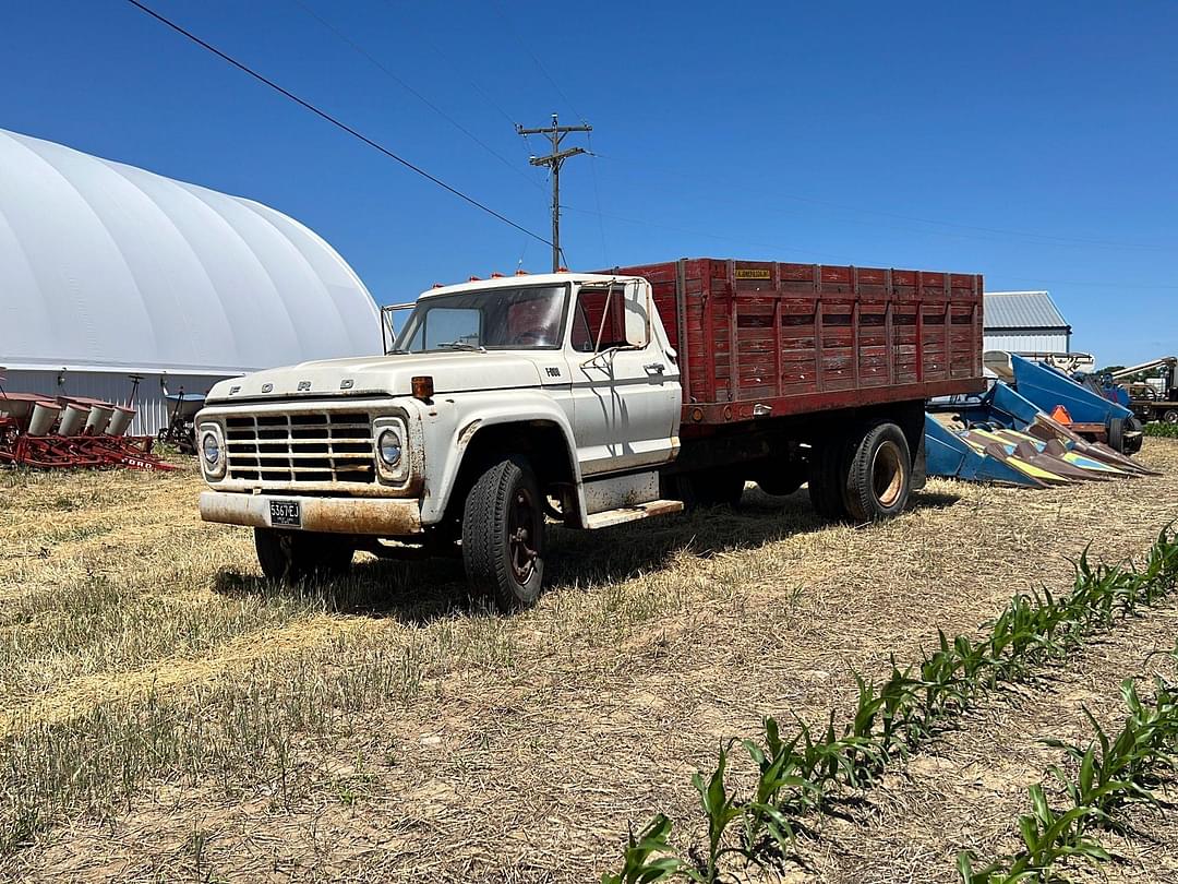 Image of Ford F-600 Primary image