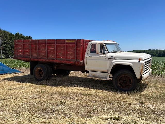 Image of Ford F-600 equipment image 1