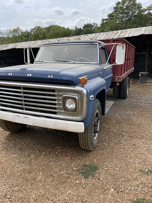 Image of Ford F-600 Primary image