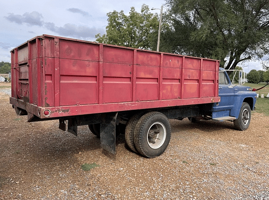 Image of Ford F-600 equipment image 3