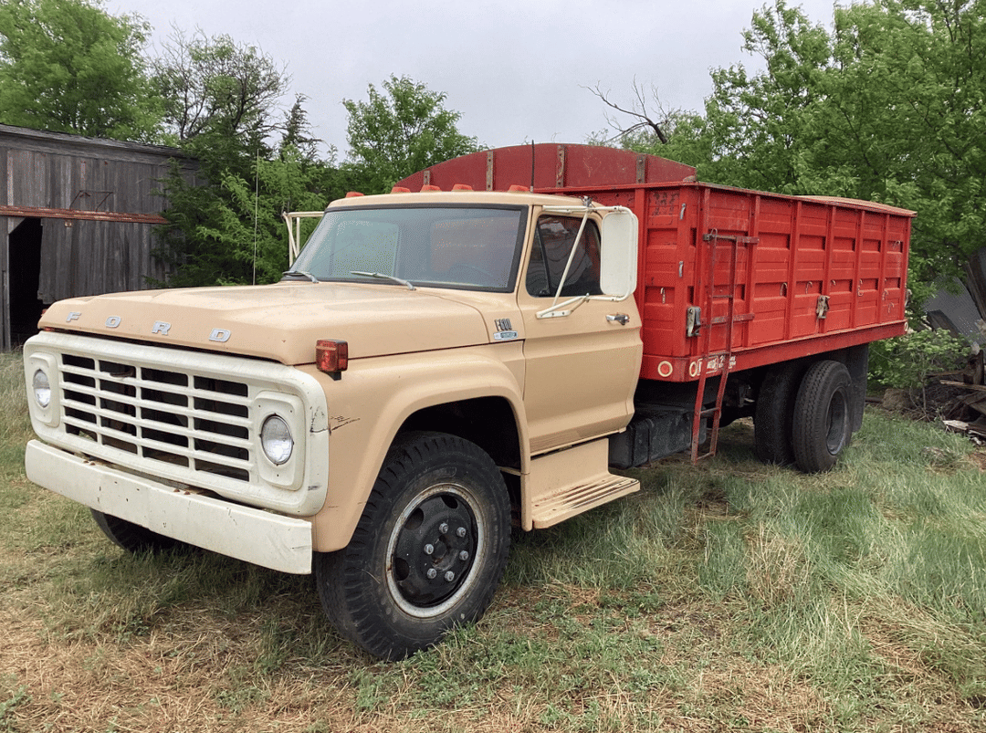 Image of Ford F-600 Image 0