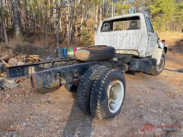 Image of Ford F-600 equipment image 1