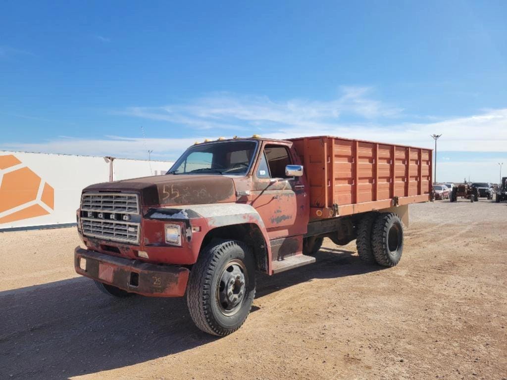 Ford F-600 Equipment Image0