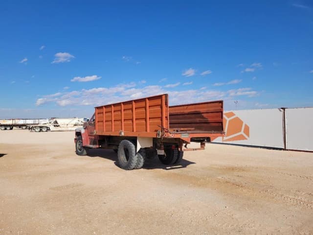 Image of Ford F-600 equipment image 2