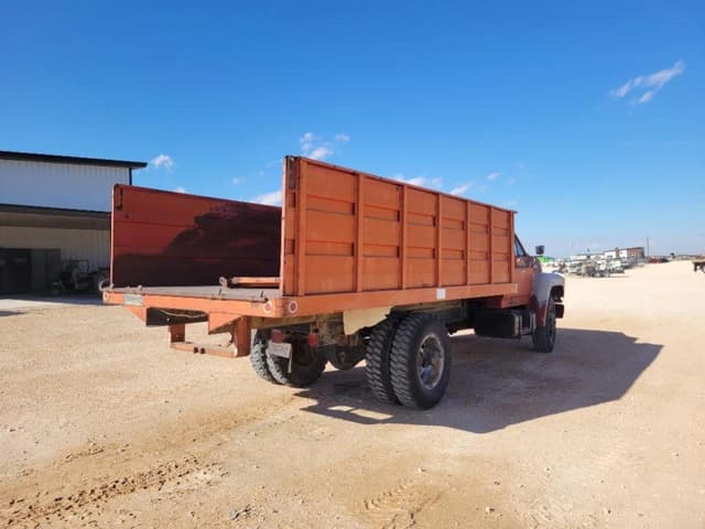 Image of Ford F-600 equipment image 4