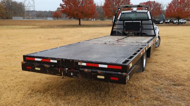 Image of Ford F-650 equipment image 3