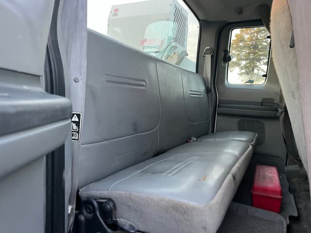 Image of Ford F-750 equipment image 3