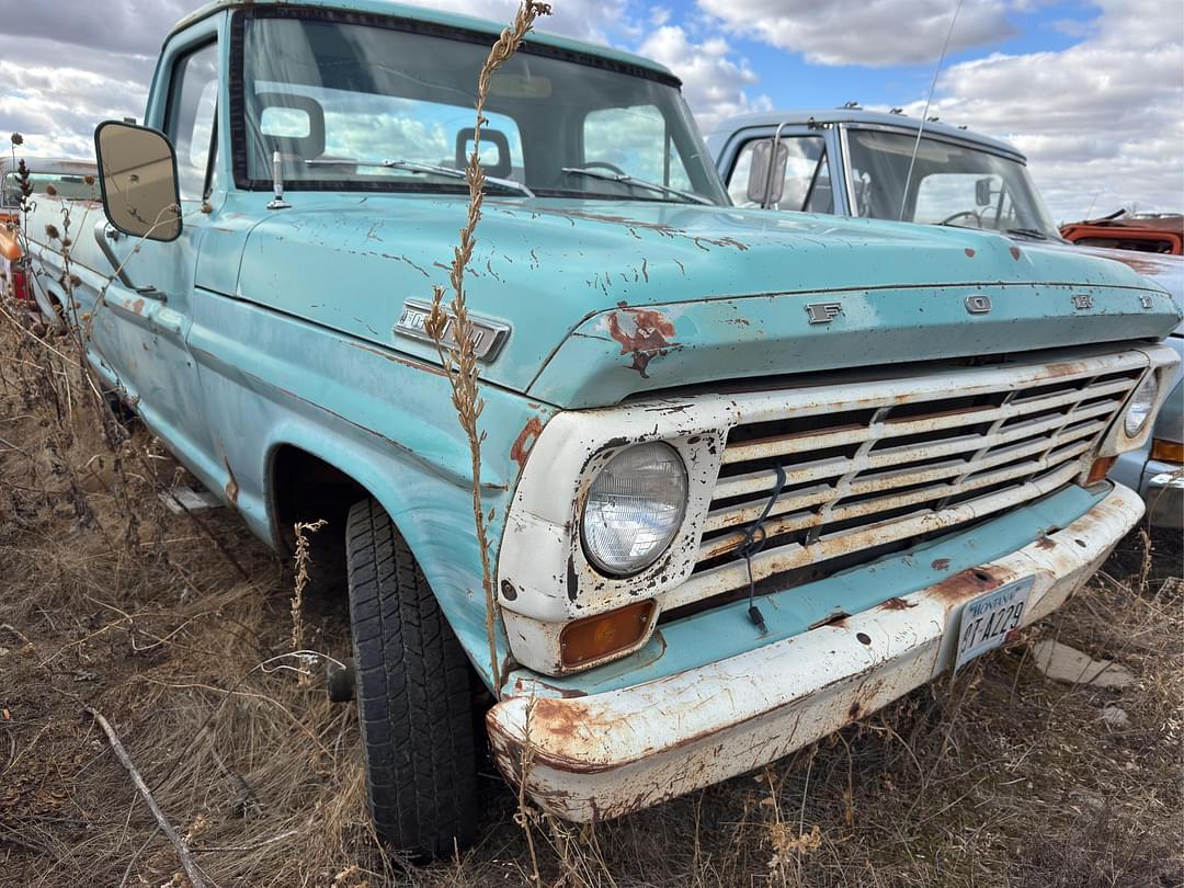 Image of Ford F-100 Primary image
