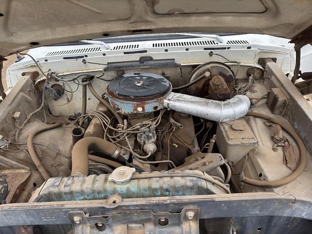 Image of Ford F-100 equipment image 2