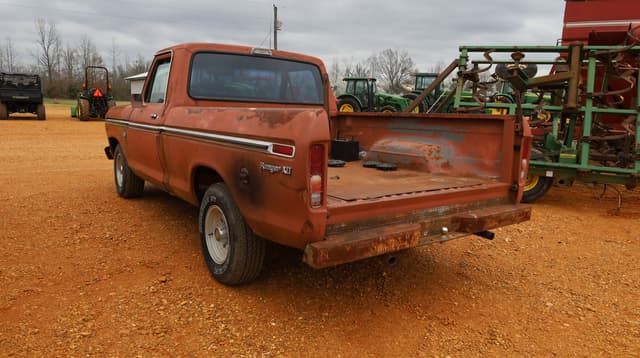 Image of Ford F-100 equipment image 4
