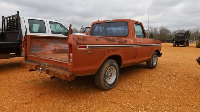 Image of Ford F-100 equipment image 2