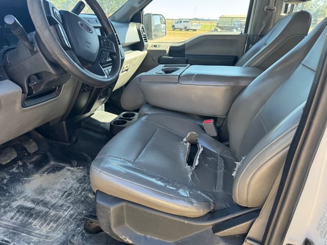 Image of Ford F-150 equipment image 4