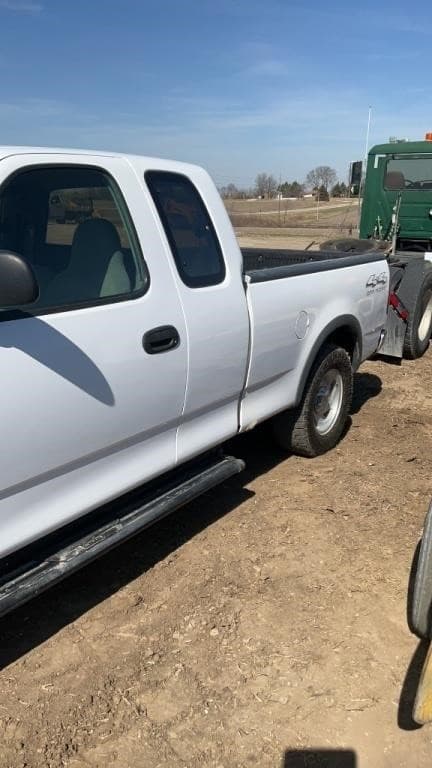 Image of Ford F-150 equipment image 2